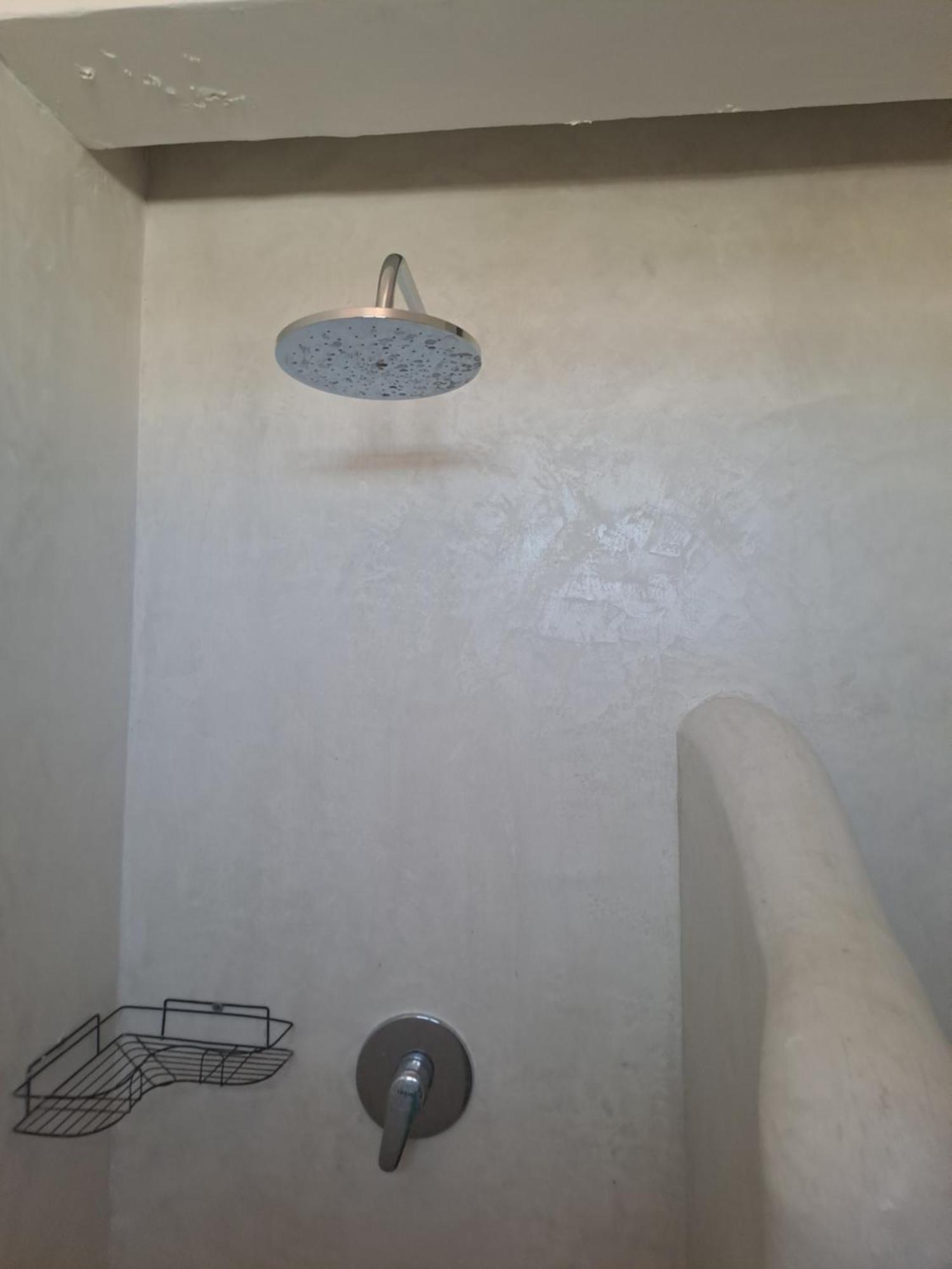 Kaleb'S Beachfront Serviced Studio Apartments Malindi Buitenkant foto
